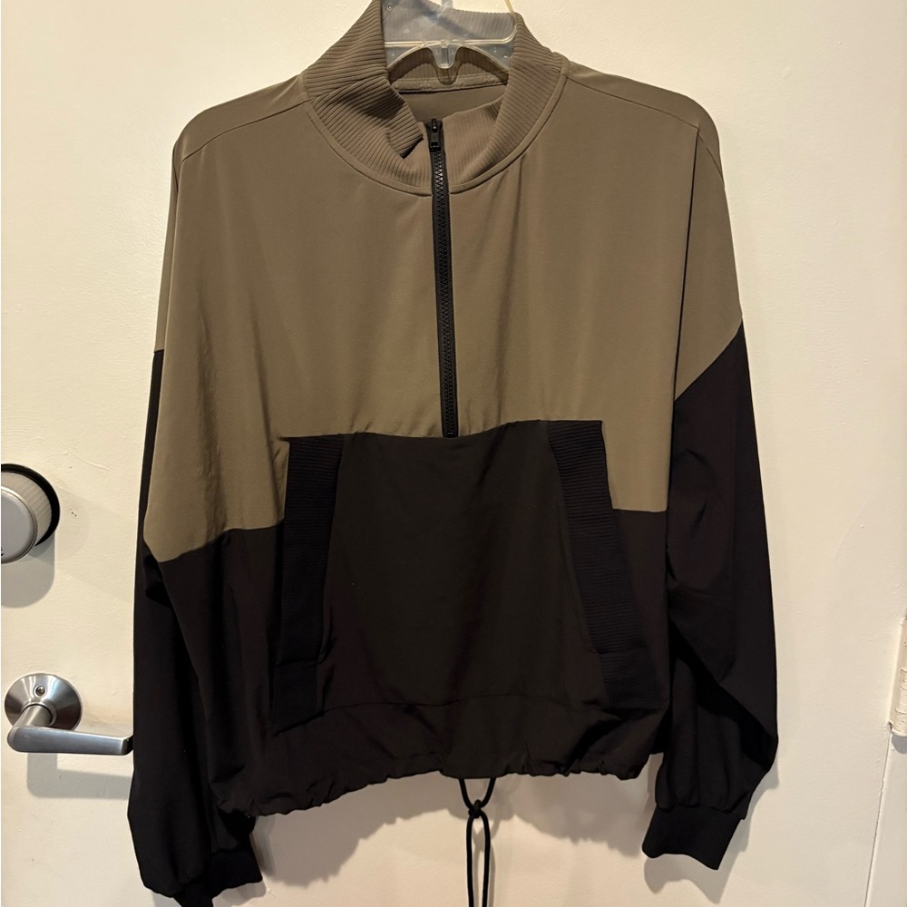 ALO Yoga Black and Olive Two-tone Half Zip Jacket